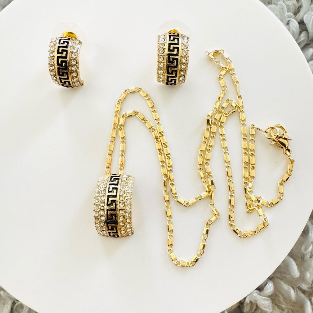 Elegant 14K Gold Plated Gold and Black Jewelry Set. New